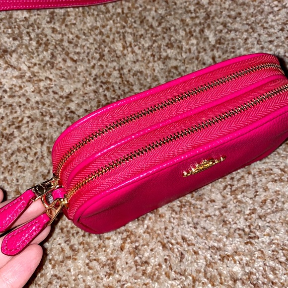 CHECK @thedustycarrot 🆕Pink/Ruby Small Coach - Picture 10 of 14